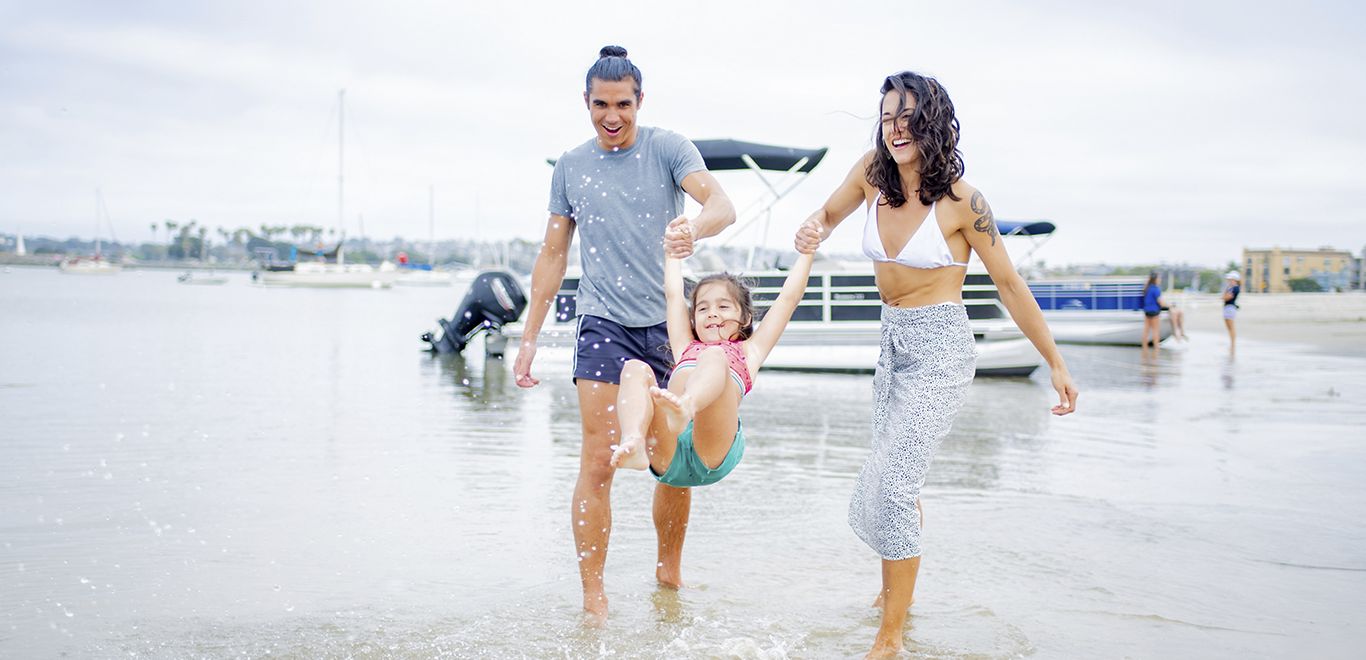 You are currently viewing A First-Time Boater’s Guide: How to Make Guests Feel Welcome on Your Boat