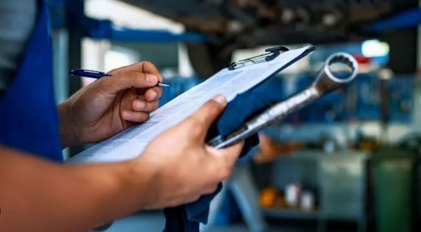 Read more about the article Boat Service & Outboard Motor Repair in Melbourne, Florida – Frequently Asked Questions