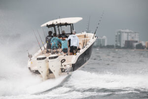 Read more about the article Sea Chaser 27 HFC: Offshore Muscle Meets Family-Day Comfort